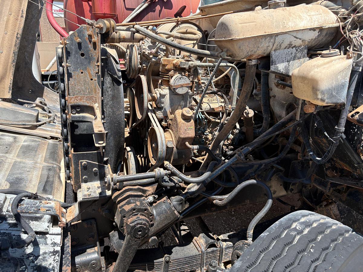 Used 1984 INTERNATIONAL 1954 S/A DAYCAB VACUUM TRUCK