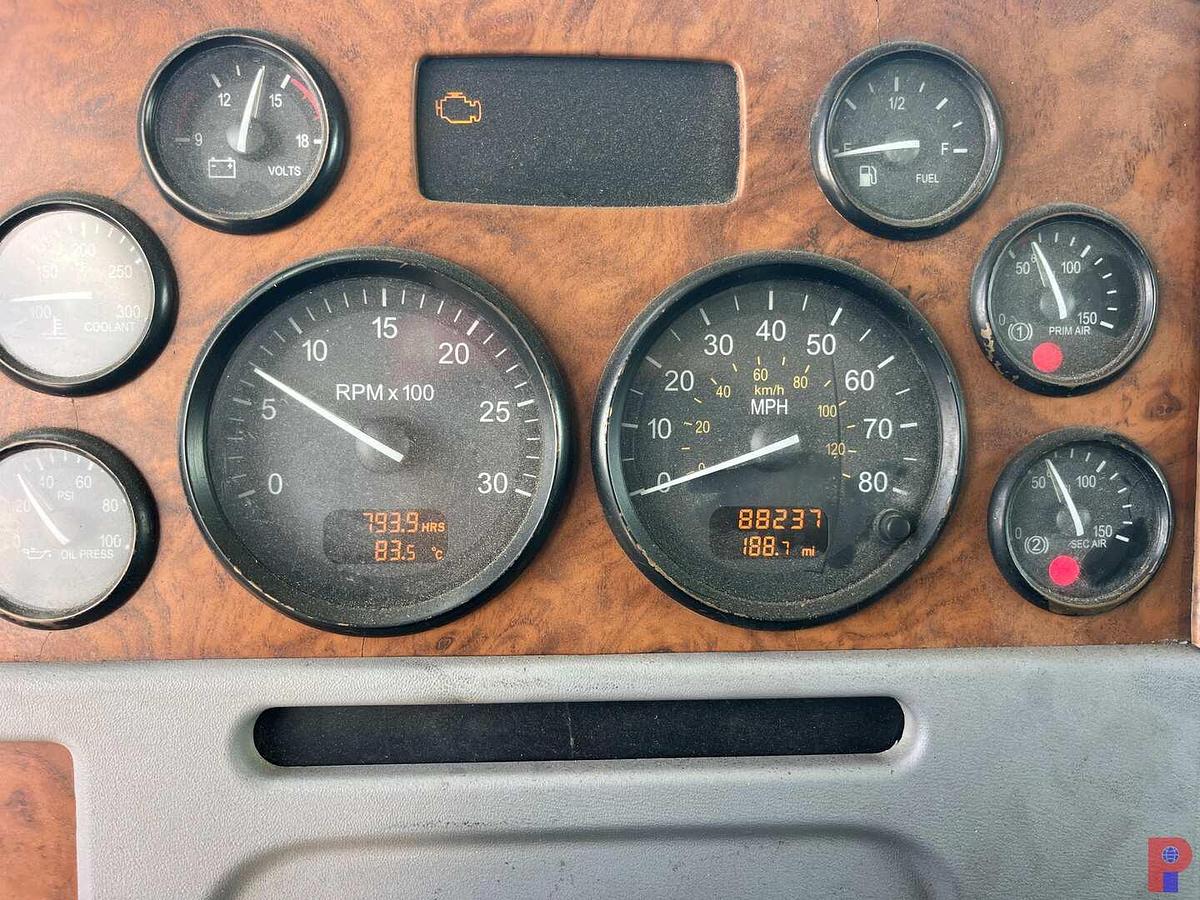 Used 2007 PETERBILT 378 T/A 36” SLEEPER TRUCK