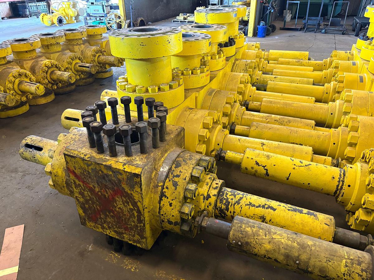 Used (4x$) 7-1/16” 15k hydraulic frac valves, field ready