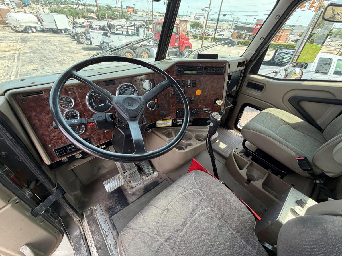 Used 2005 International Paystar 5600I Bobtail Bulk Cement Truck
