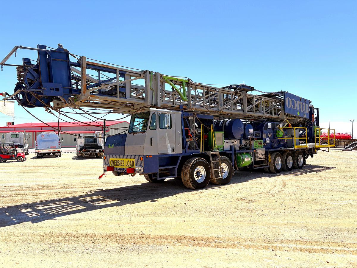 Used 2014 WATSON HOPPER 5 AXLE WELL SERVICE RIG 106'x300K MAST