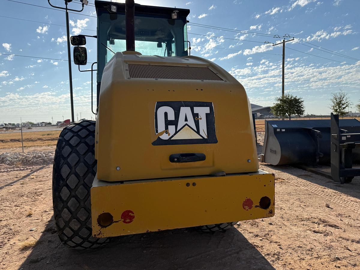 Used 2013 CATERPILLAR CS56B VIBRATORY SMOOTH DRUM COMPACTOR