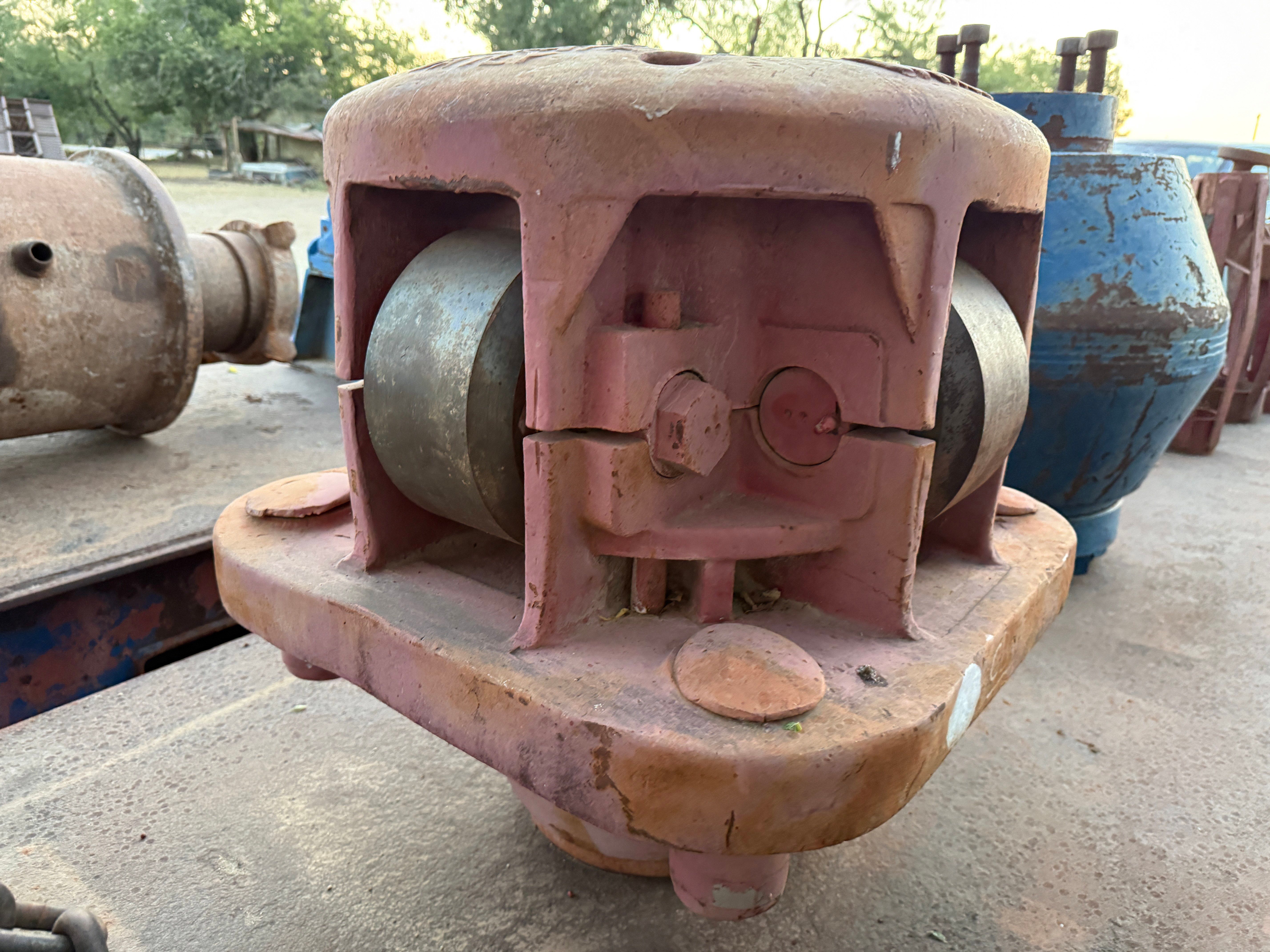 Used VARCO 26” x 5” HEAVY DUTY ROLLER KELLY BUSHING
