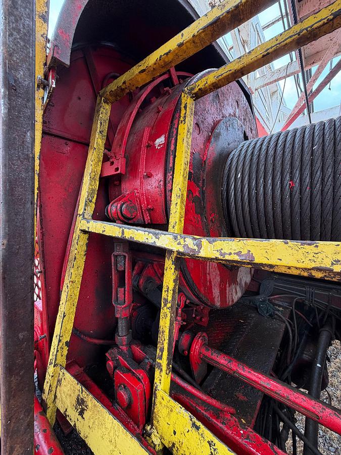 Used 1985 Taylor 550 Well Service Rig, 104 x 250k Mast