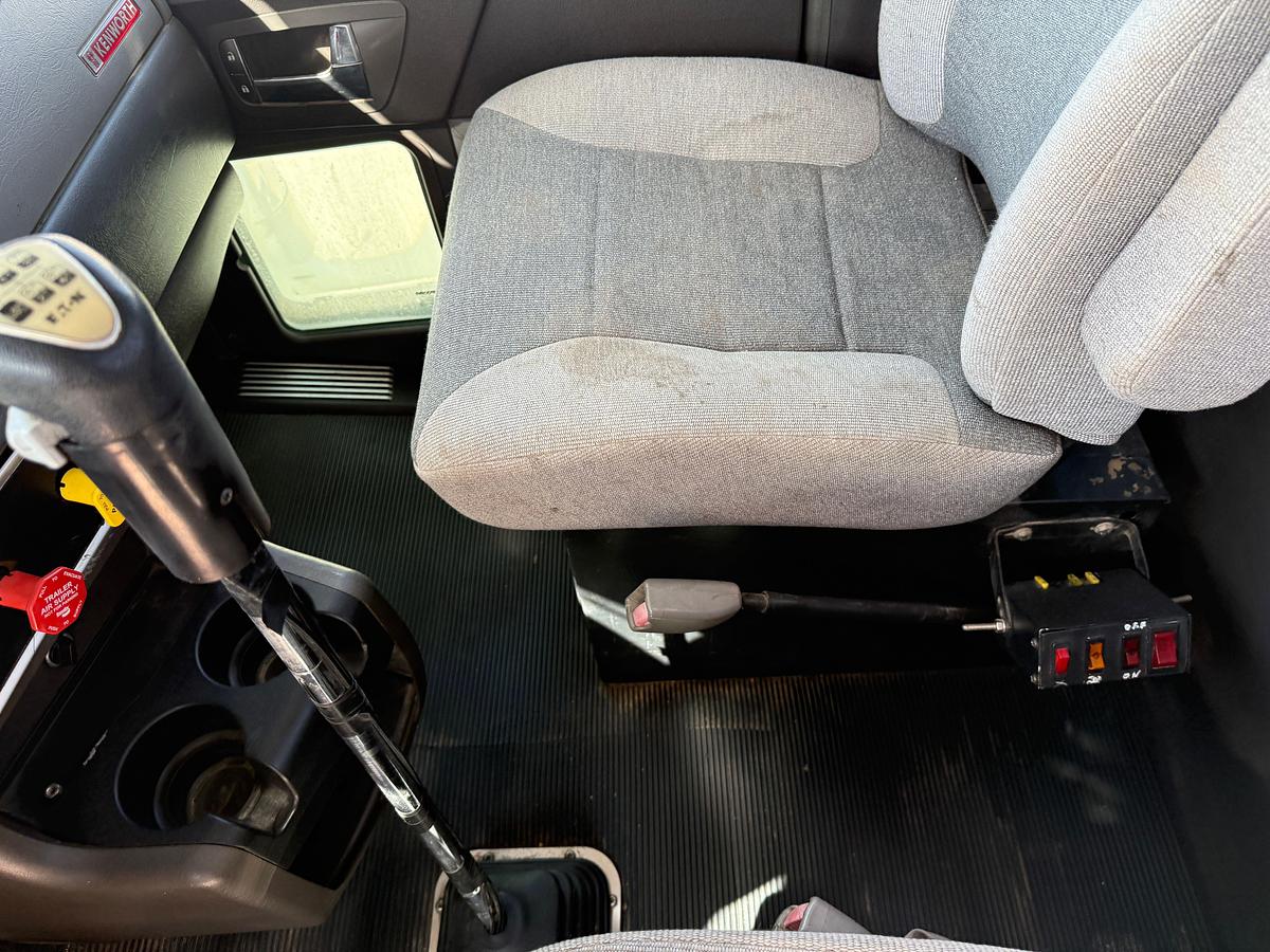 Used 2008 KENWORTH T800 T/A DAYCAB HAUL TRUCK
