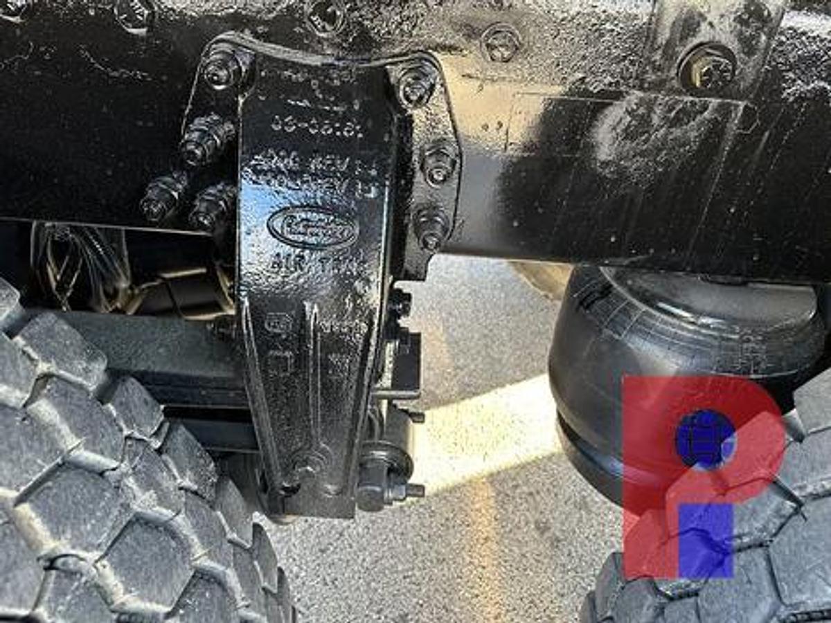 Used 2005 PETERBILT 378 T/A DUMP TRUCK