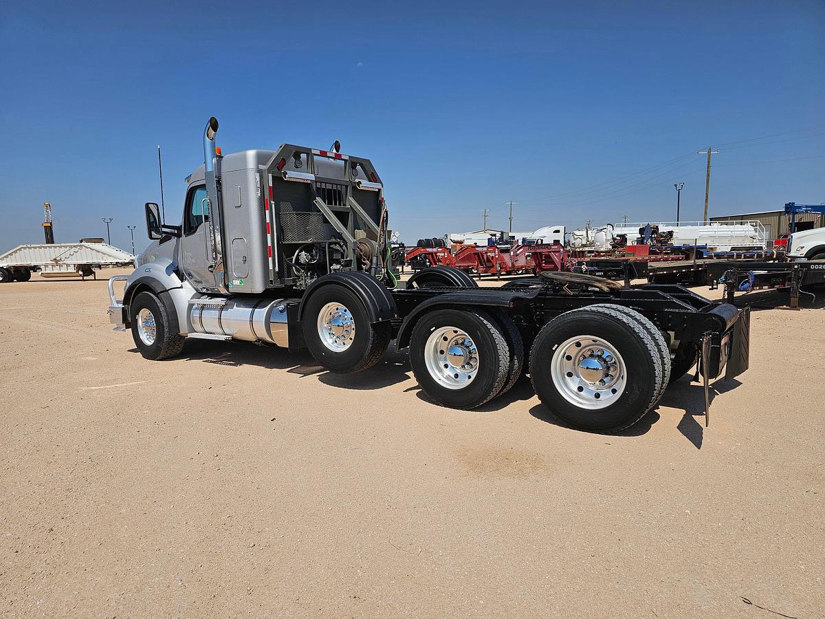 Used 2022 Kenworth T880 Heavy Haul Winch Truck