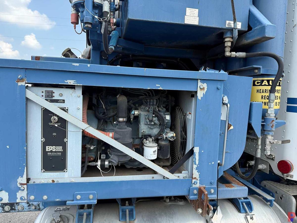 Used 2012 PETERBILT 367 TRI-DRIVE COILD TUBING HEAVY HAUL TRUCK