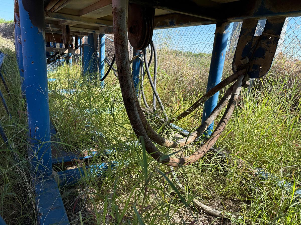 Used 40’L X 4’W X 3.6’H HYDRAULIC CATWALK SKIDDED (NO POWER, INCOMPLETE)