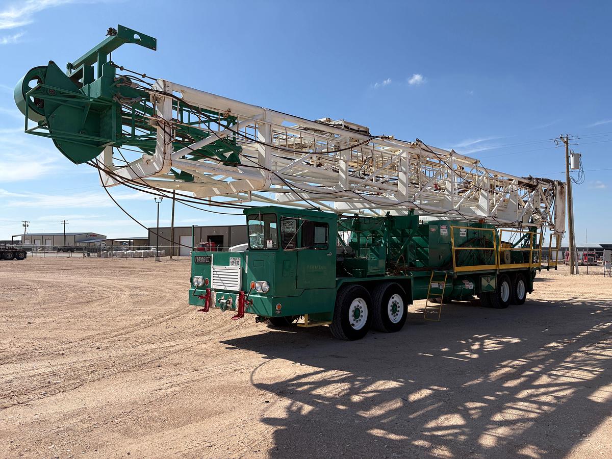 Used FRANKS 1287 EXPLORER III 4-AXLE WELL SERVICE RIG (96' MAST)