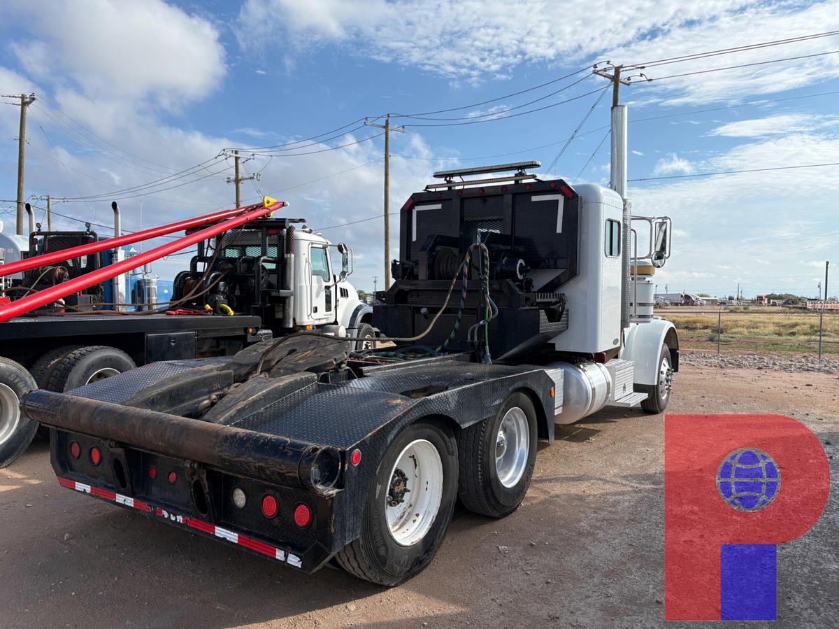 Used 2010 PETERBILT 367 T/A SLEEPER CAB WINCH TRUCK