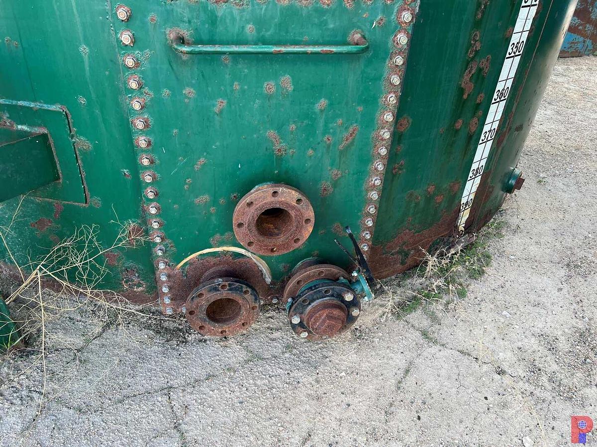 Used RANCHERS LIVESTOCK SKIDDED 12’ DIAMETER X 20’H 400BBL VERTICAL STORAGE TANK