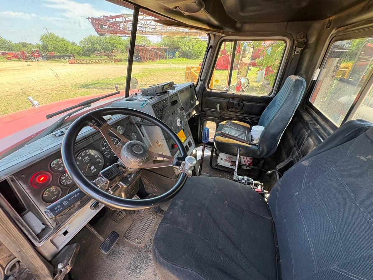 Used 2000 MACK CH613 T/A DAYCAB WINCH TRUCK
