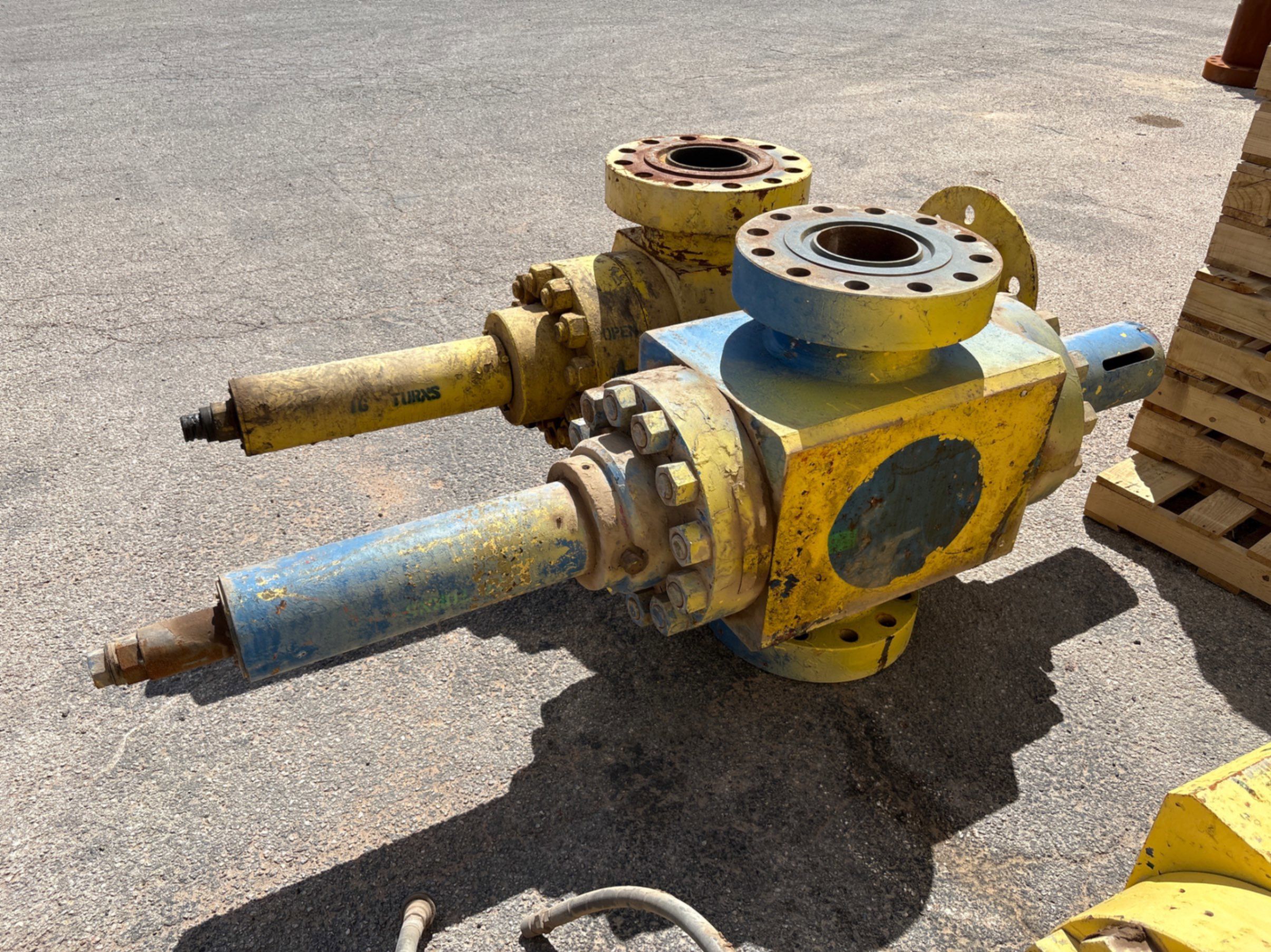 Used (2x$) (2) 7-1/16” 10K frac valves
