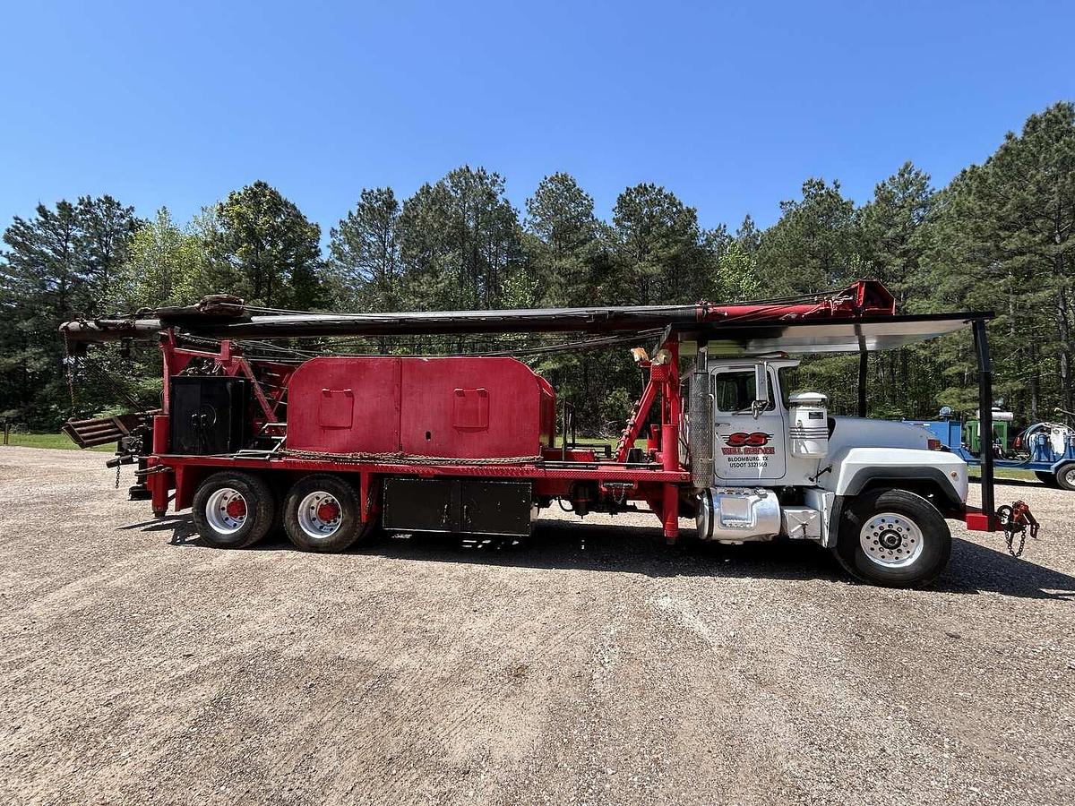 Used FRANKS 658 DD 67'-65,000 13-5/8" X 11" SINGLE POLE WELL SERVICE WORKOVER RIG
