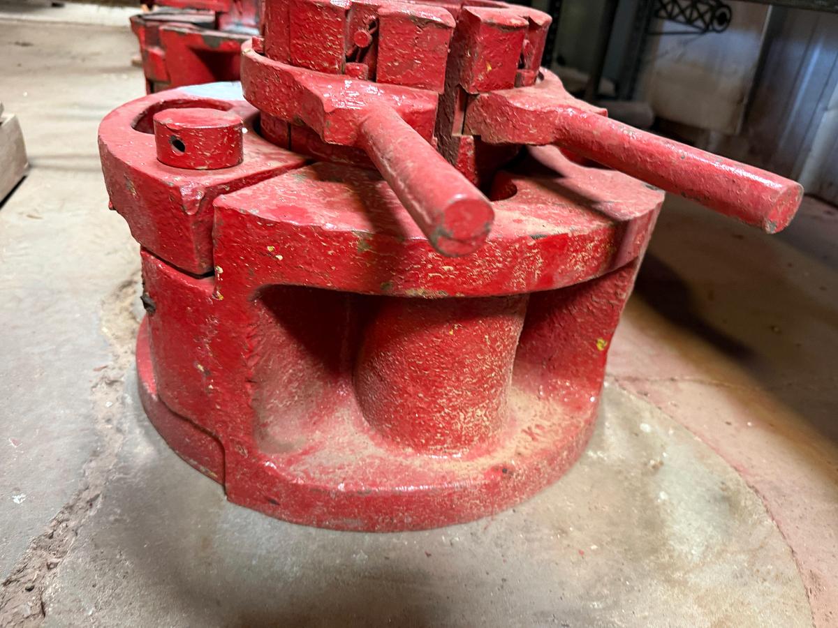 Used AOT 5-1/2 BOWL & 6-SECTION SLIPS DRESSED F/ 4-1/2”