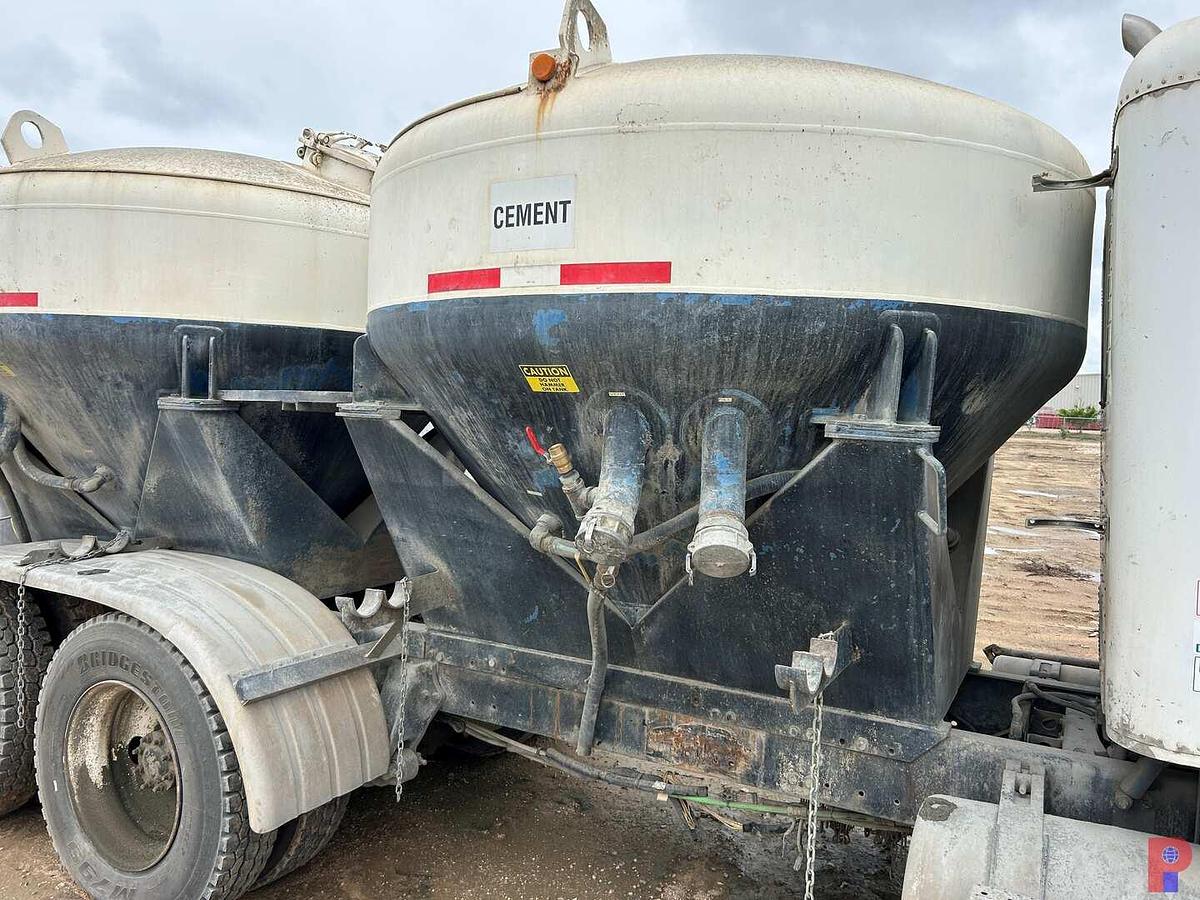 Used 2007 FREIGHTLINER FLD120 SD DBL. POD CEMENT BULK TRUCK