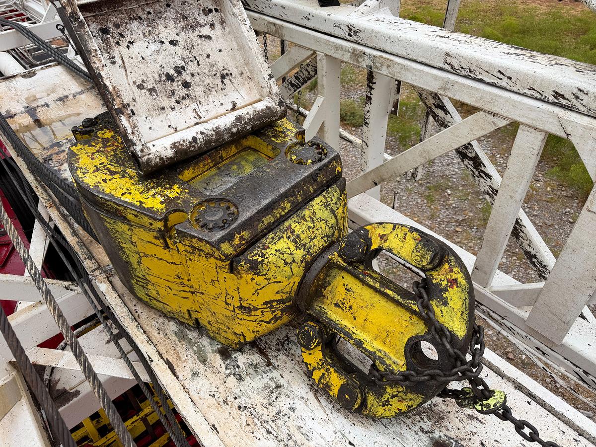 Used 1985 Taylor 550 Well Service Rig, 104 x 250k Mast