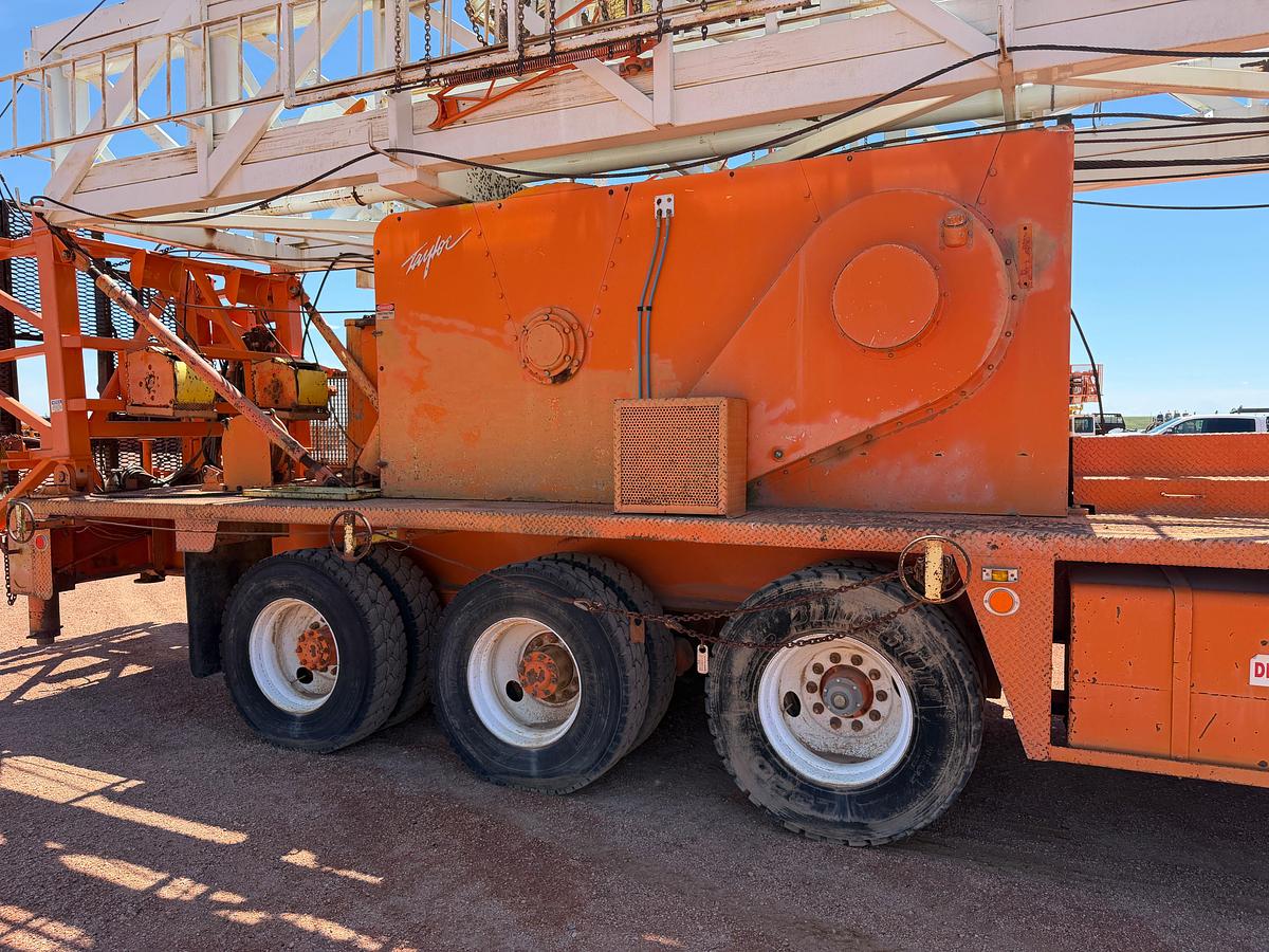 Used 2006 TAYLOR C500 DD 104'-250K 5-AXLE WELL SERVICE WORKOVER RIG