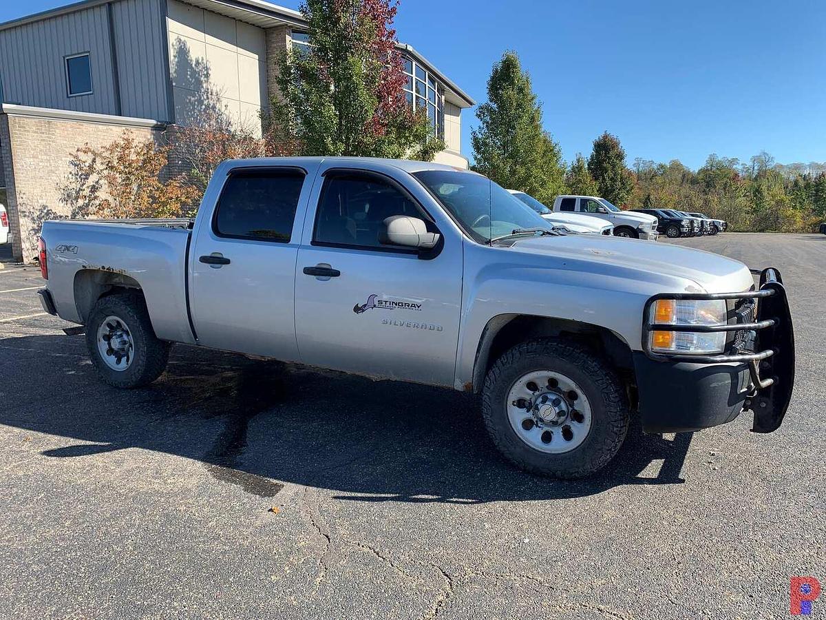 Used 2013 CHEVROLET SILVERADO 1500 4X4 CREW CAB PICKUP