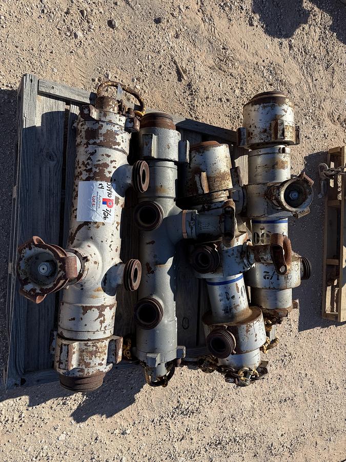 Used (4) MULTI-SIZE SINGLE PLUG CEMENT HEADS