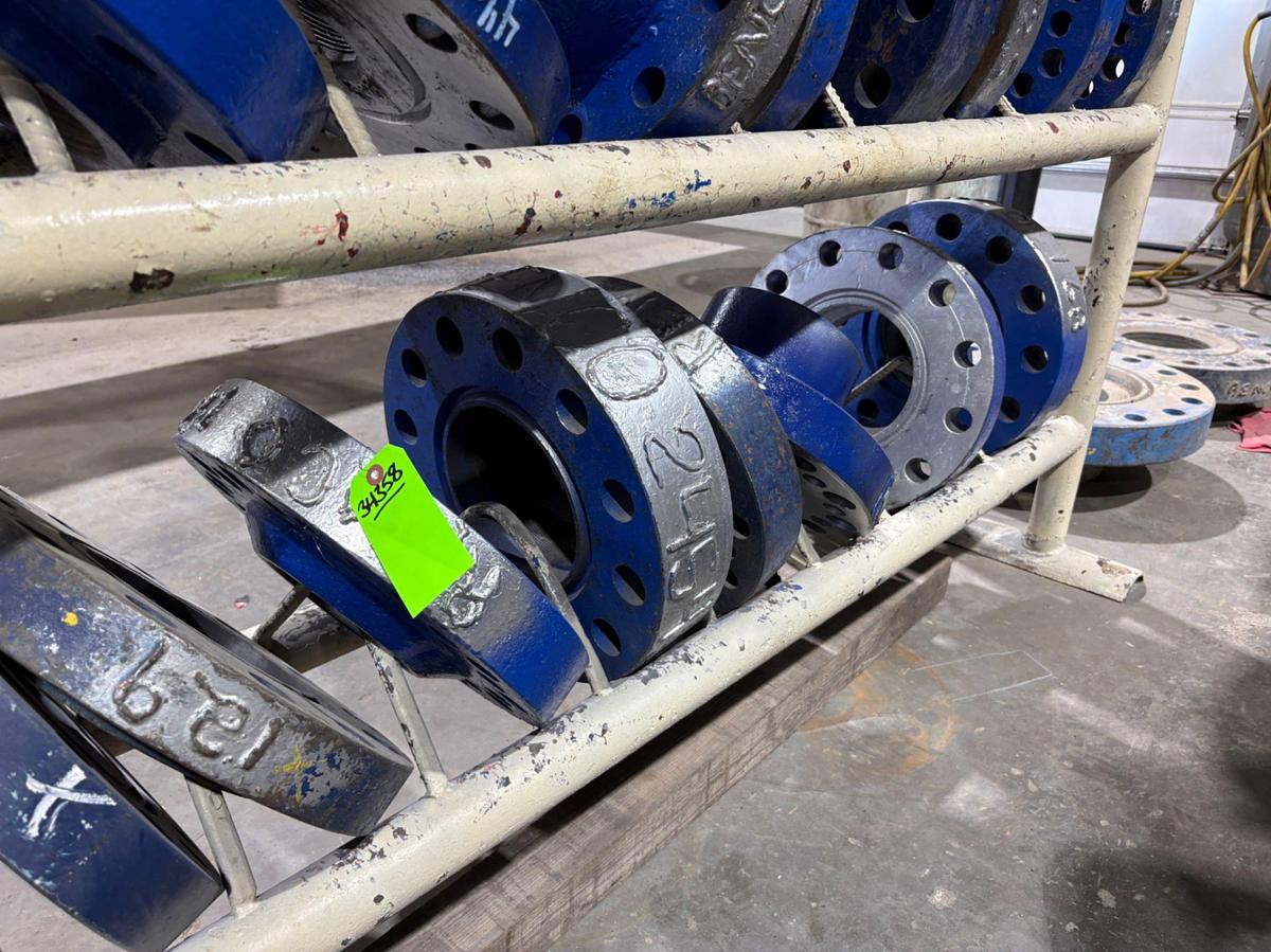 Used (8x$) assorted threaded wellhead flanges