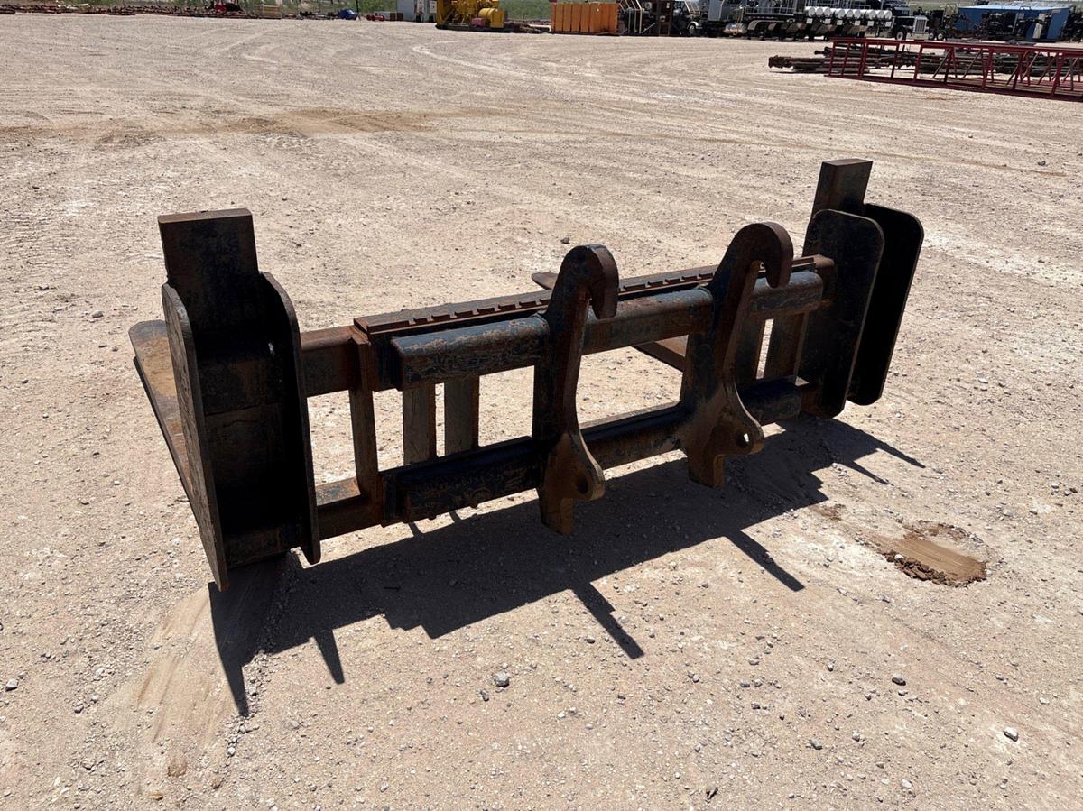 Used 6’L x 7.5’W QUICK ATTACH FORK ATTACHMENT FOR CAT 930 LOADER