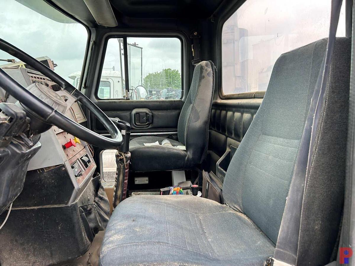 Used 1999 MACK CH613 CAB & CHASSIS W/ CT REEL