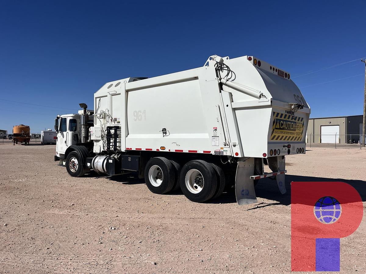 Used 2017 AUTOCAR XPEDITOR T/A 29YD CAB OVER TRASH TRUCK