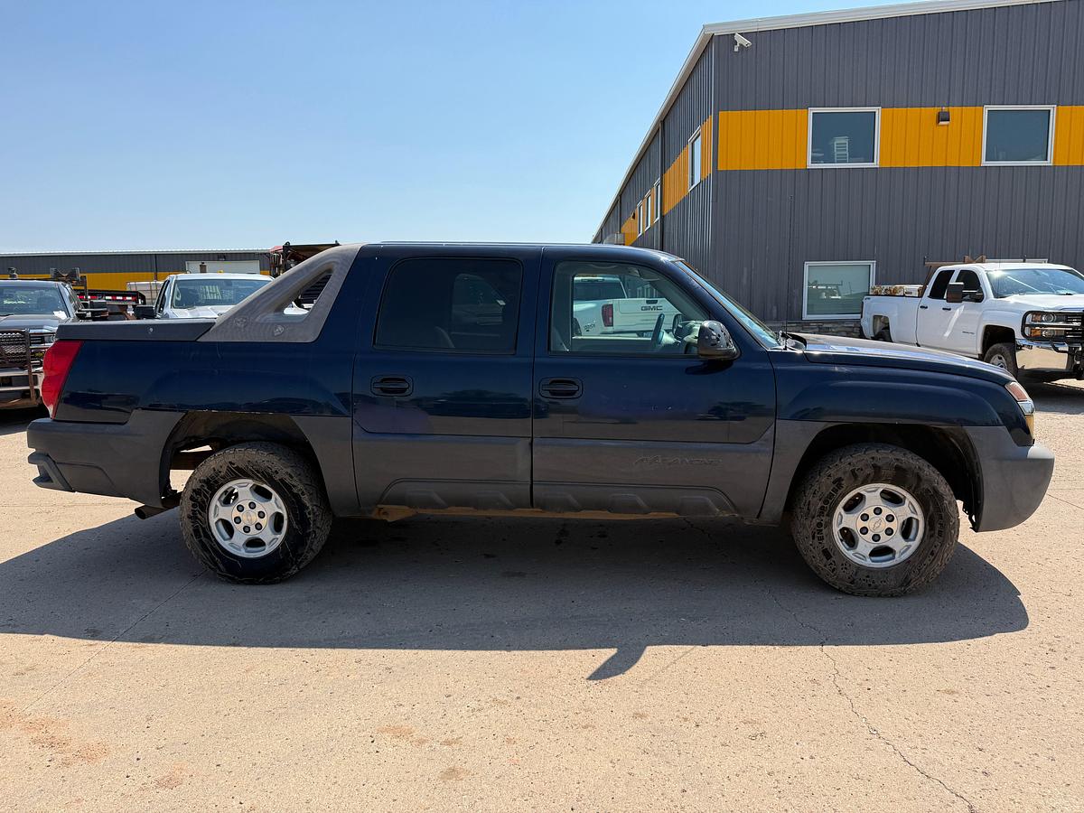 Used 2004 CHEVROLET AVALANCHE 2WD CREW CAB PICKUP TRUCK