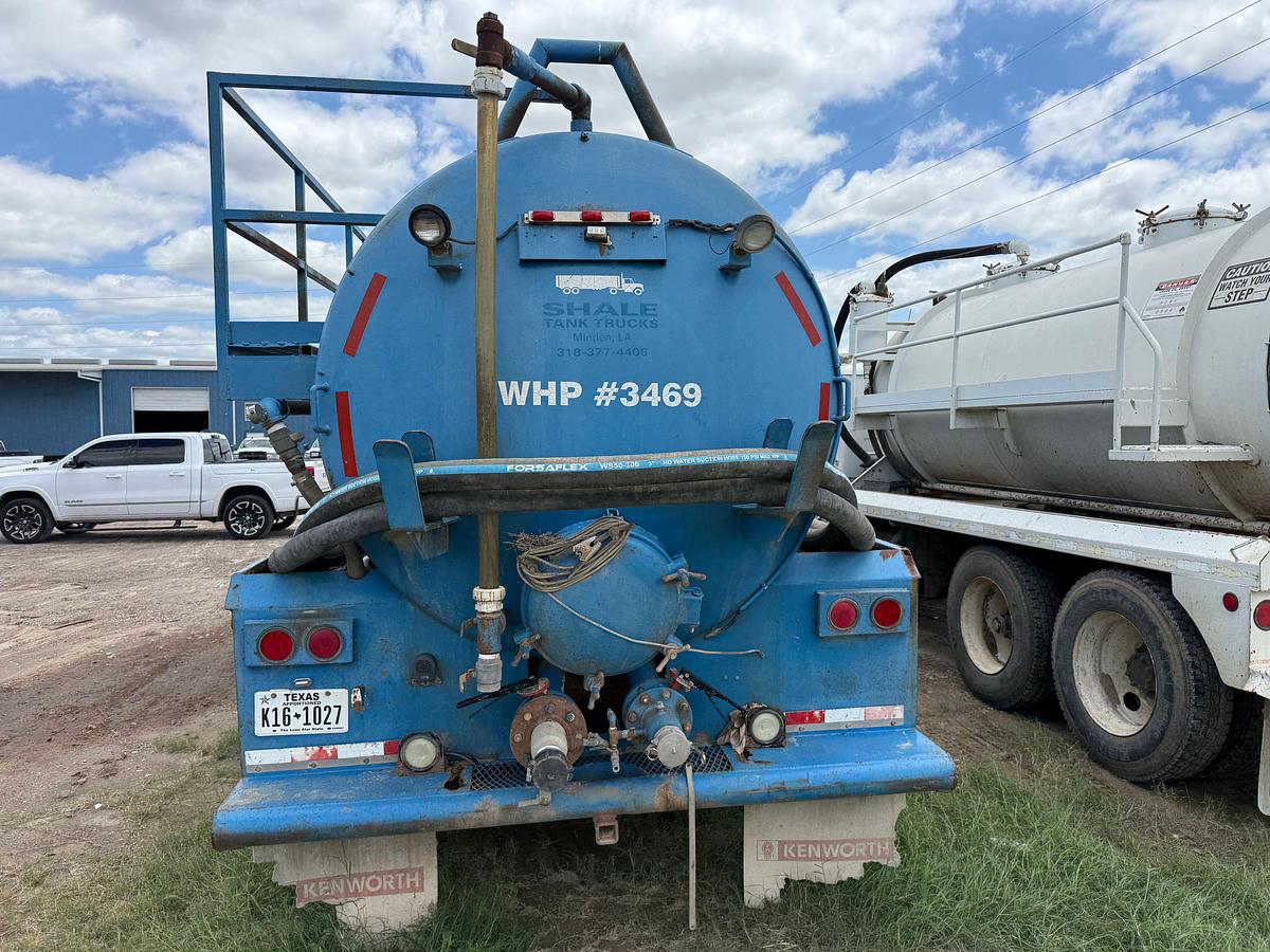 Used 2011 KENWORTH T800 T/A 80-BBL VACUUM TRUCK