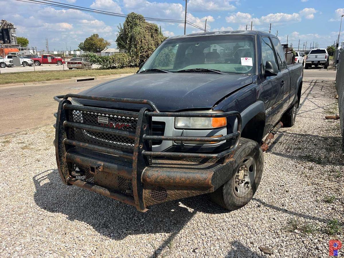 Used 2005 GMC SIERRA 3500 4X4 EXT. CAB PICKUP (INOP)