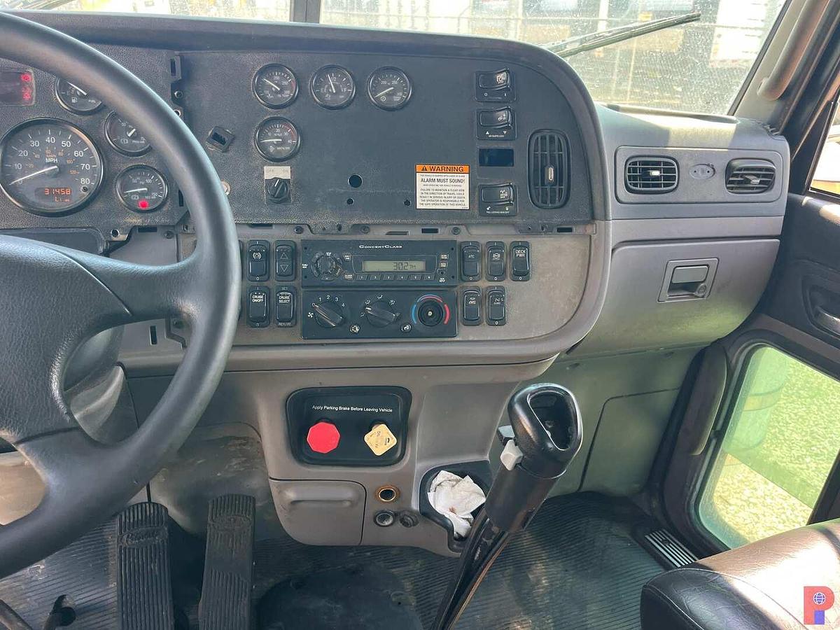 Used 2013 PETERBILT 367 T/A 36” SLEEPER TRUCK