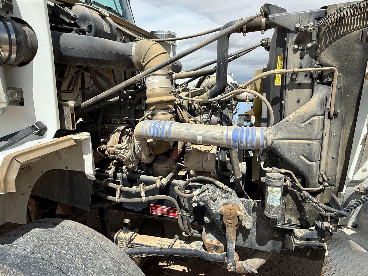 Used 2009 WESTERN STAR 4900 SB BED / POLE WINCH TRUCK (26,000 Miles!!)