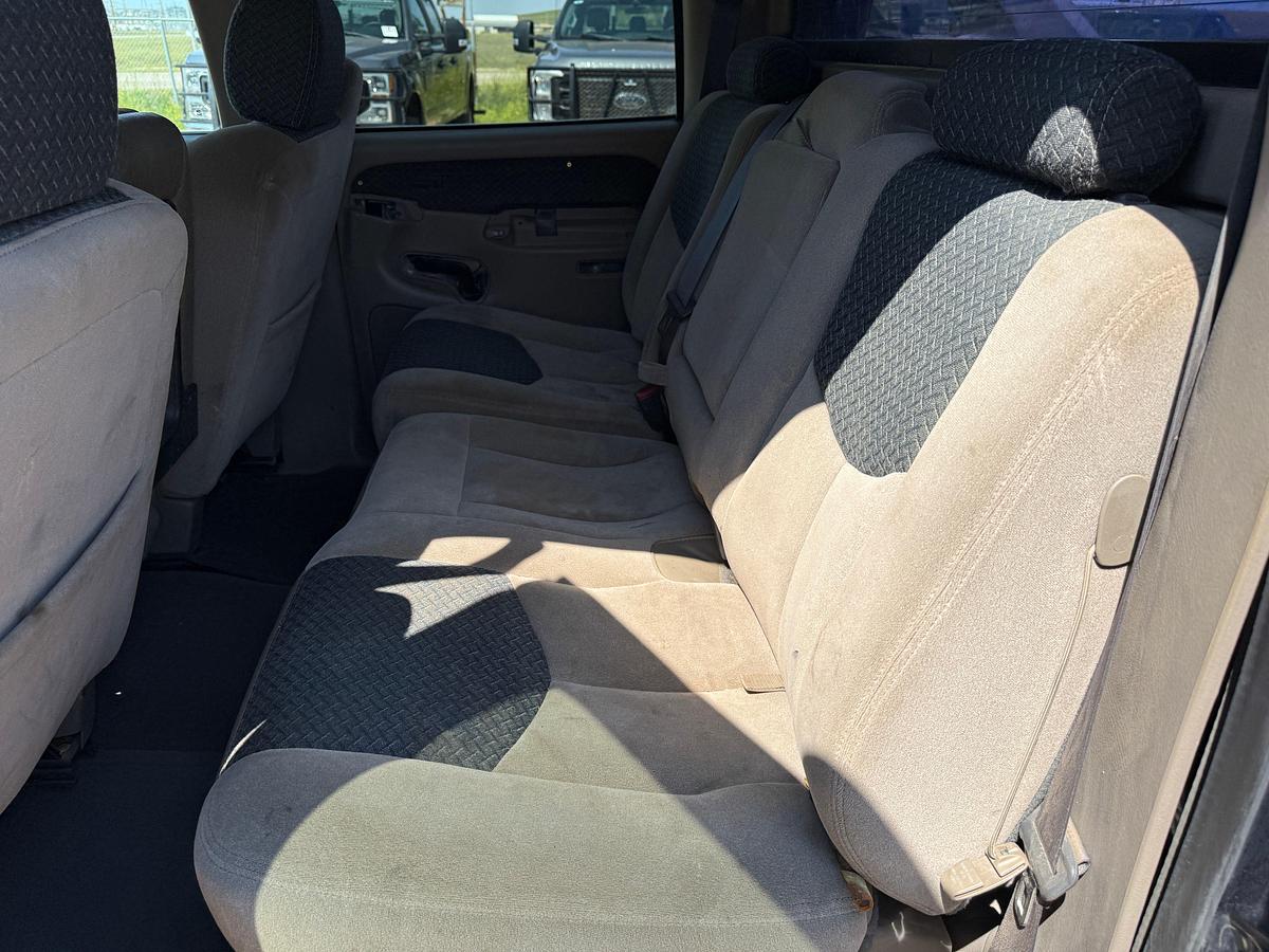 Used 2004 CHEVROLET AVALANCHE 2WD CREW CAB PICKUP TRUCK