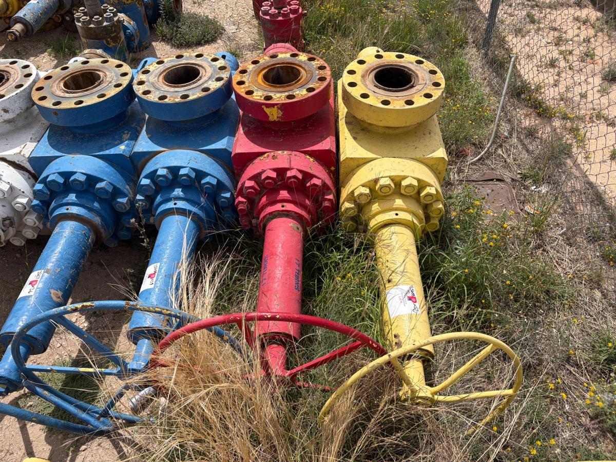 Used (3x$) (3) 7-1/16” 10k frac valves
