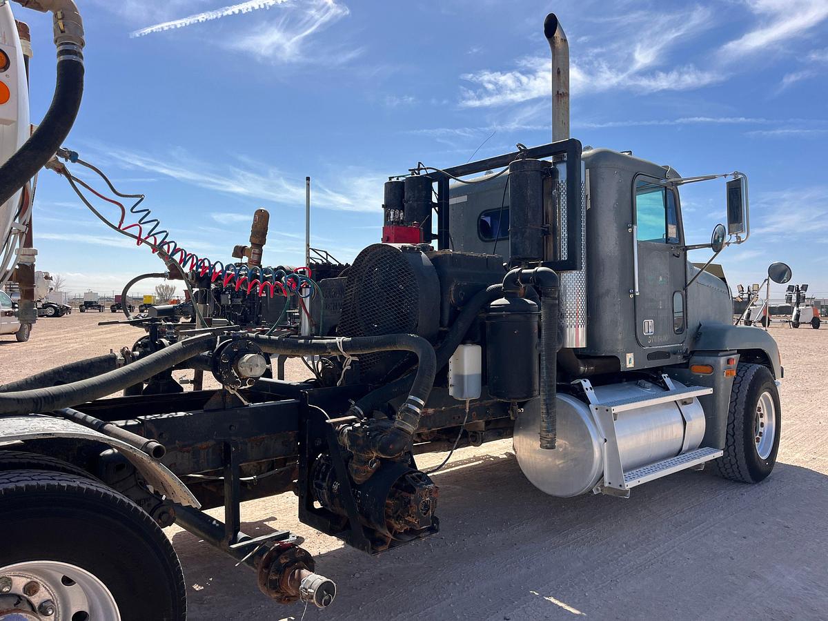 Used 1996 FREIGHTLINER T/A DAYCAB KILL TRUCK  & 2008 OVERLAND T/A KILL TRAILER