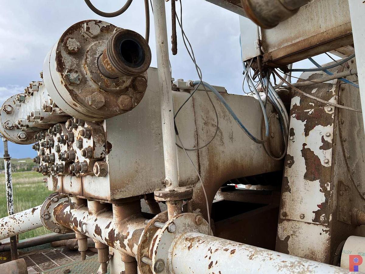 Used 1999 INTERNATIONAL  9400 T/A CEMENT PUMP TRUCK