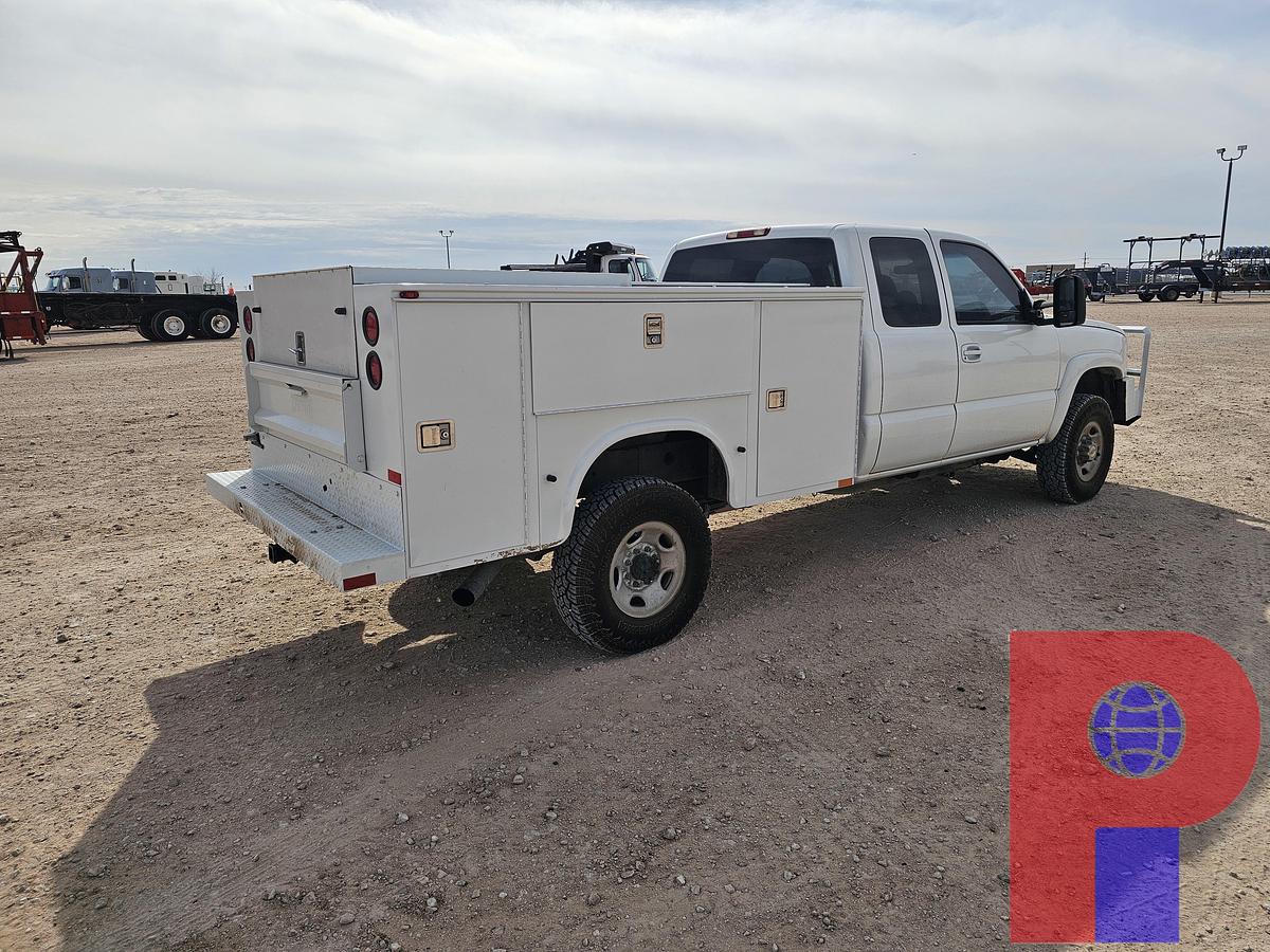 Used 2004 CHEVROLET SILVERADO 2500HD EXTENDED CAB MECHANICS TRUCK