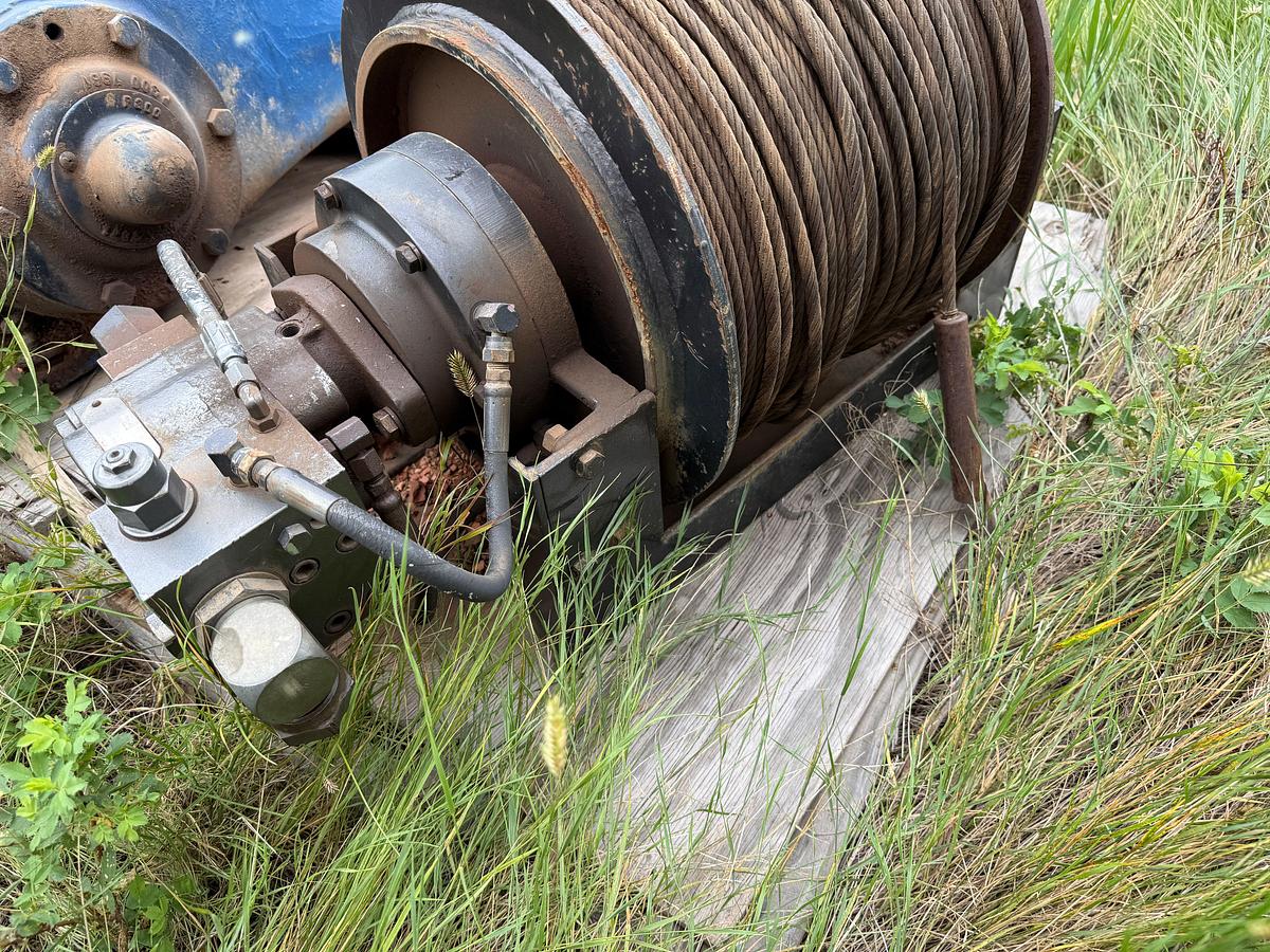 Used DP HYDRAULIC WINCH COMPLETE W/ HYD MOTOR