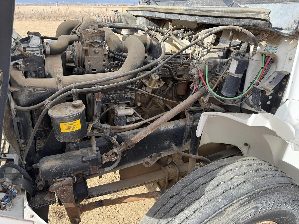 Used 1996 FREIGHTLINER FL70 S/A 24’ ENCLOSED 20K WP TUBING TEST TRUCK