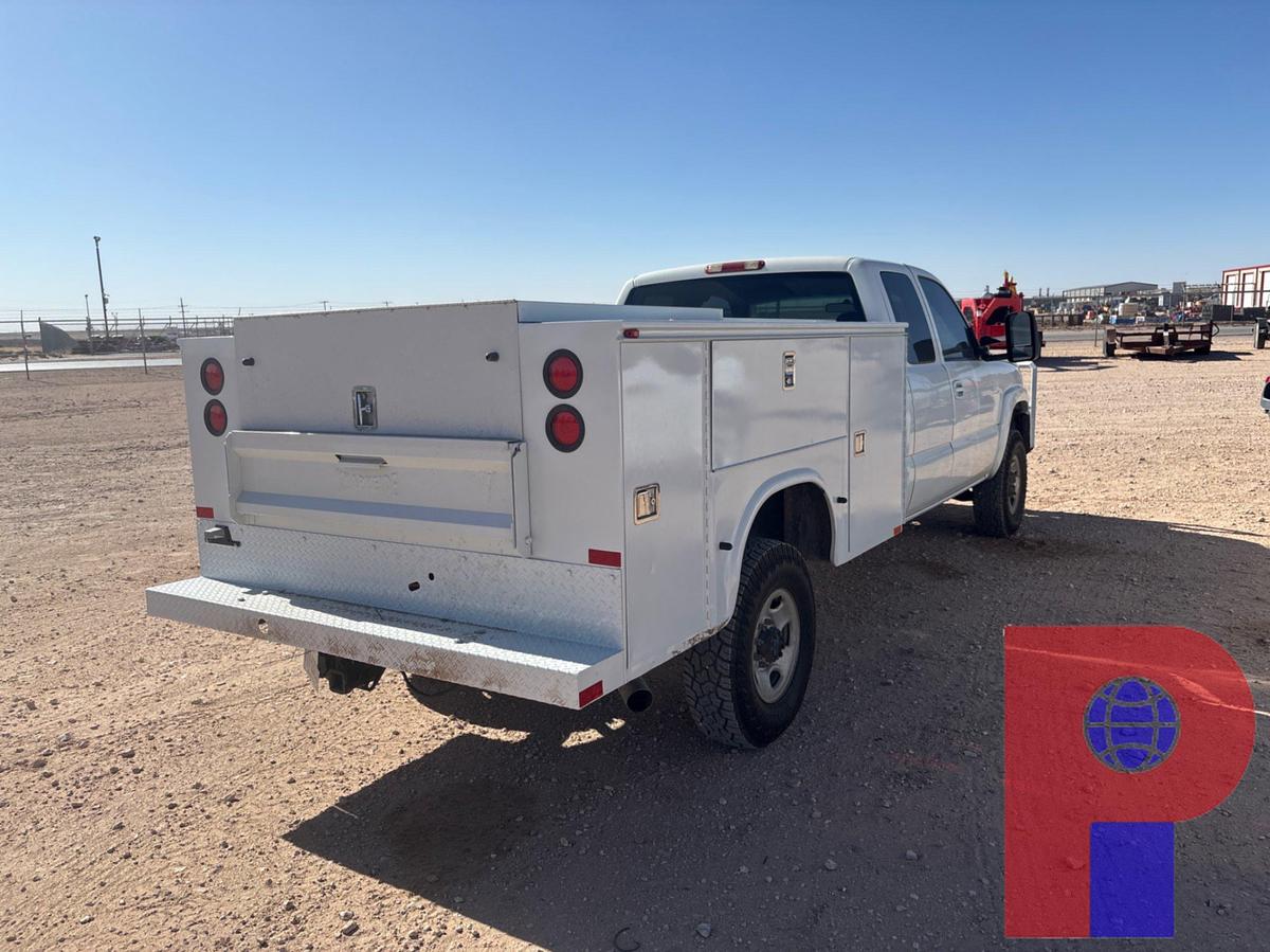 Used 2004 CHEVROLET SILVERADO 2500HD EXTENDED CAB MECHANICS TRUCK