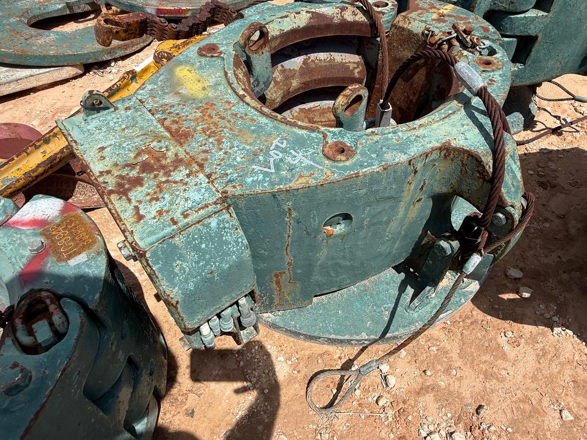 Used LOT W/ (1) NOV & (1) TEXAS INT. 250-TON & (1) BJ 175-TON SLIP TYPE SPIDER CASING ELEVATORS