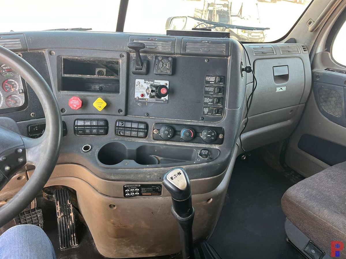 Used 2012 FREIGHTLINER CASCADIA 125064ST T/A 60” SLEEPER TRUCK