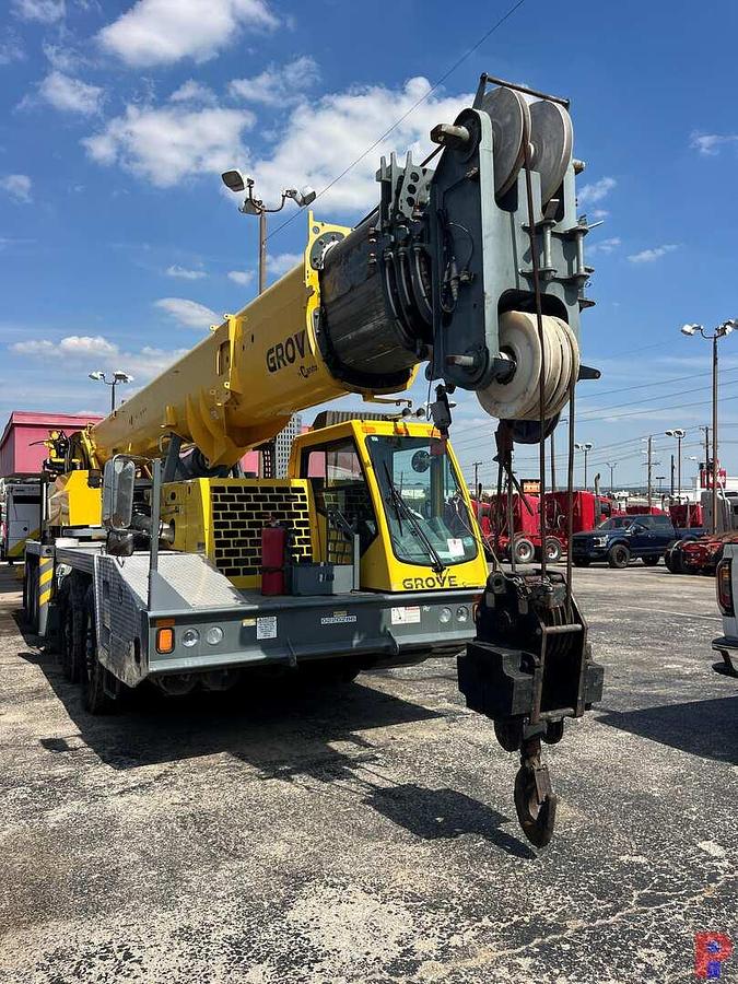 Used 2011 GROVE TMS9000E MOD. 84110GE 110 TON ROUGH TERRAIN CRANE