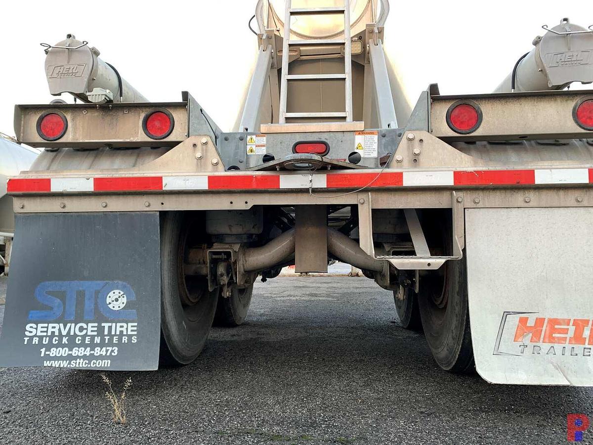 Used 2017 HEIL 1040 CU. FT T/A DRY BULK    PNEUMATIC TRAILER