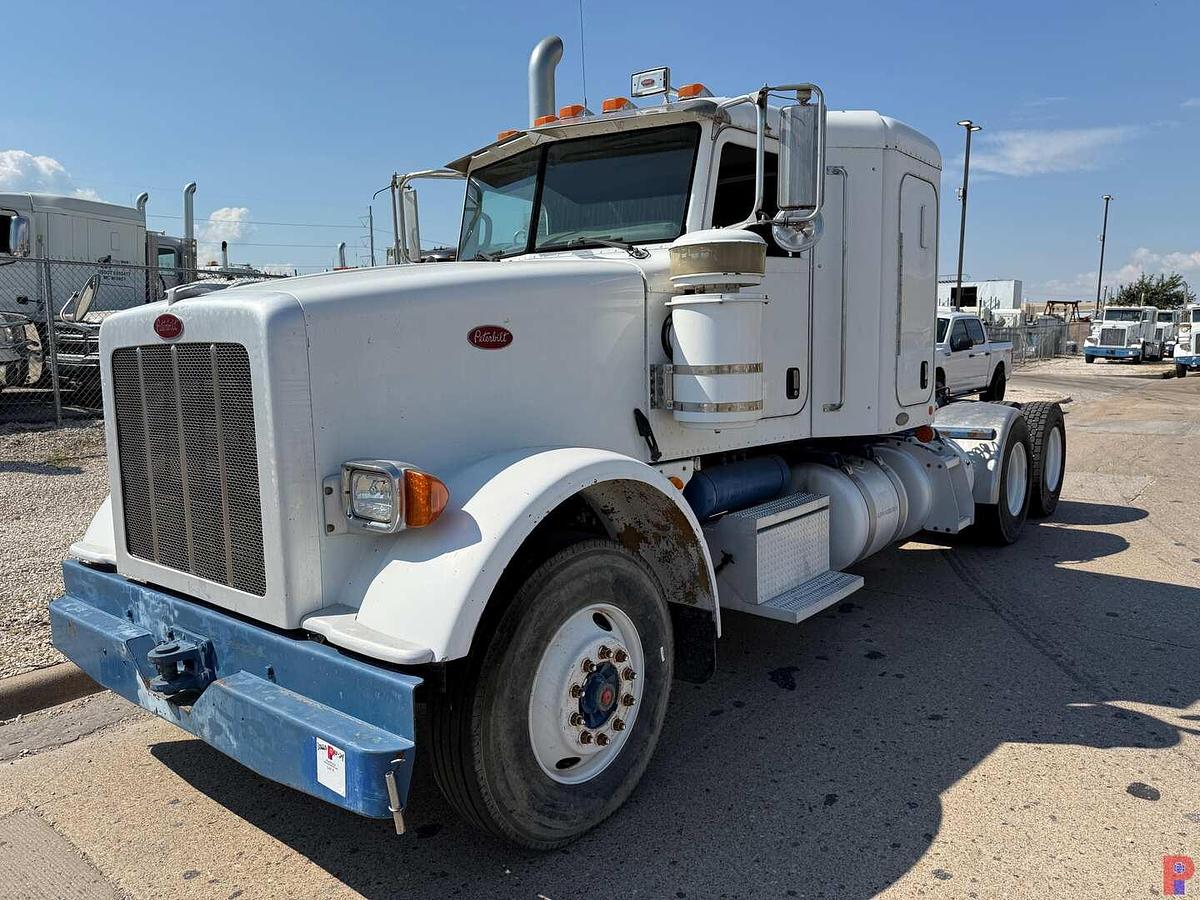 Used 2008 PETERBILT 367 T/A 36” SLEEPER TRUCK