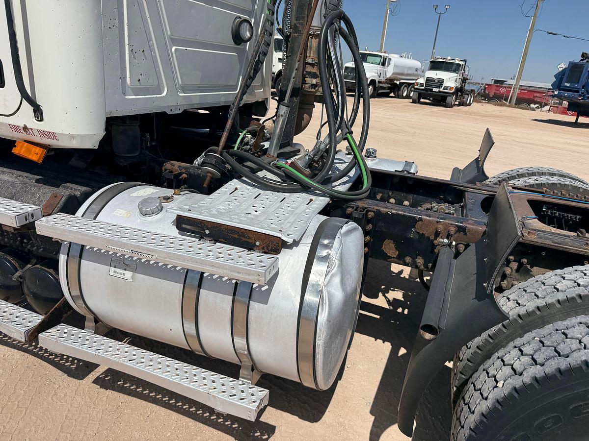 Used 2008 MACK PINNACLE T/A DAYCAB HAUL TRUCK