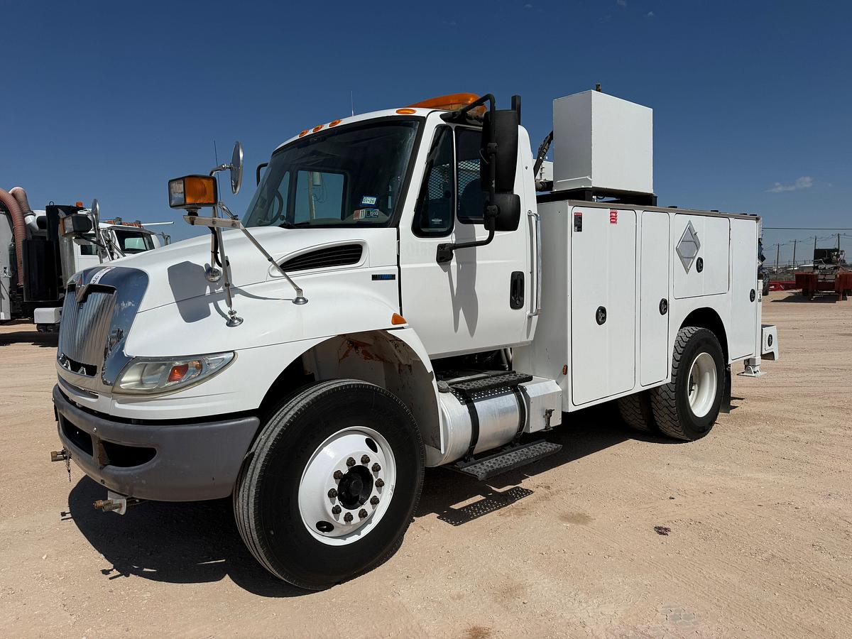 Used 2010 INTERNATIONAL DURASTAR 4400 UTILITY/SERVICE TRUCK