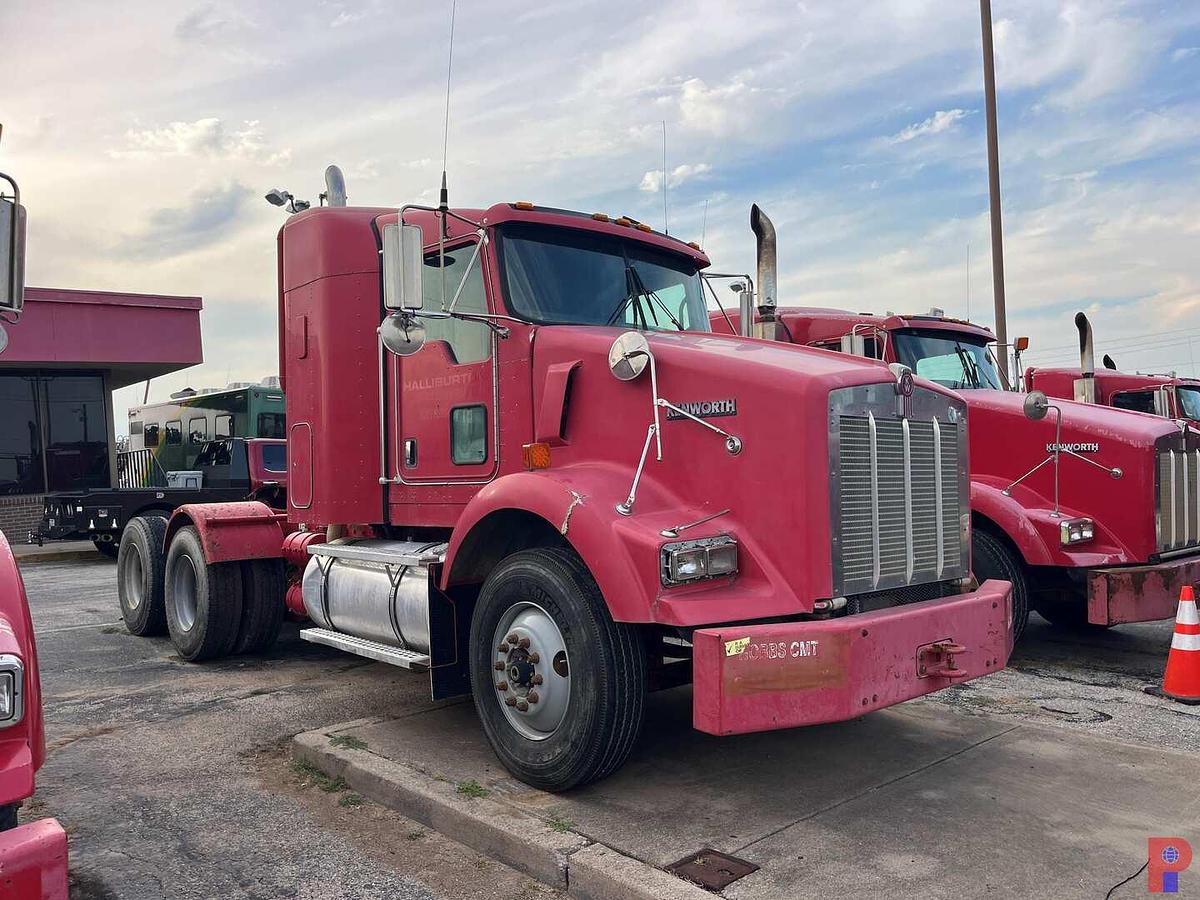 Used 2007 KENWORTH T800 T/A 36” SLEEPER TRUCK